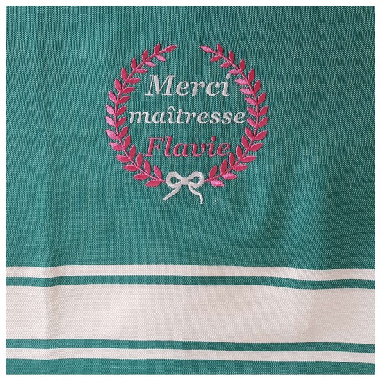 Fouta verte brodée