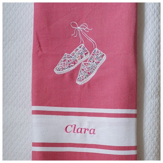 Fouta rose foncé avec motif...