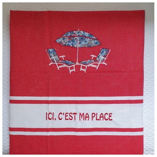 Fouta rouge avec motif en...