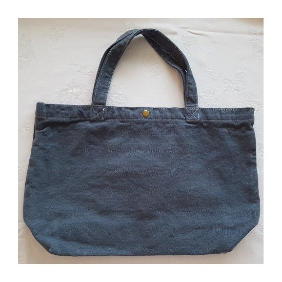 Petit sac bleu brodé